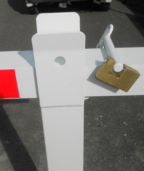   tige traversante pour  blocage en position ouvert ou fermée